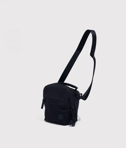 crumpler-pleasure-dome-black-5