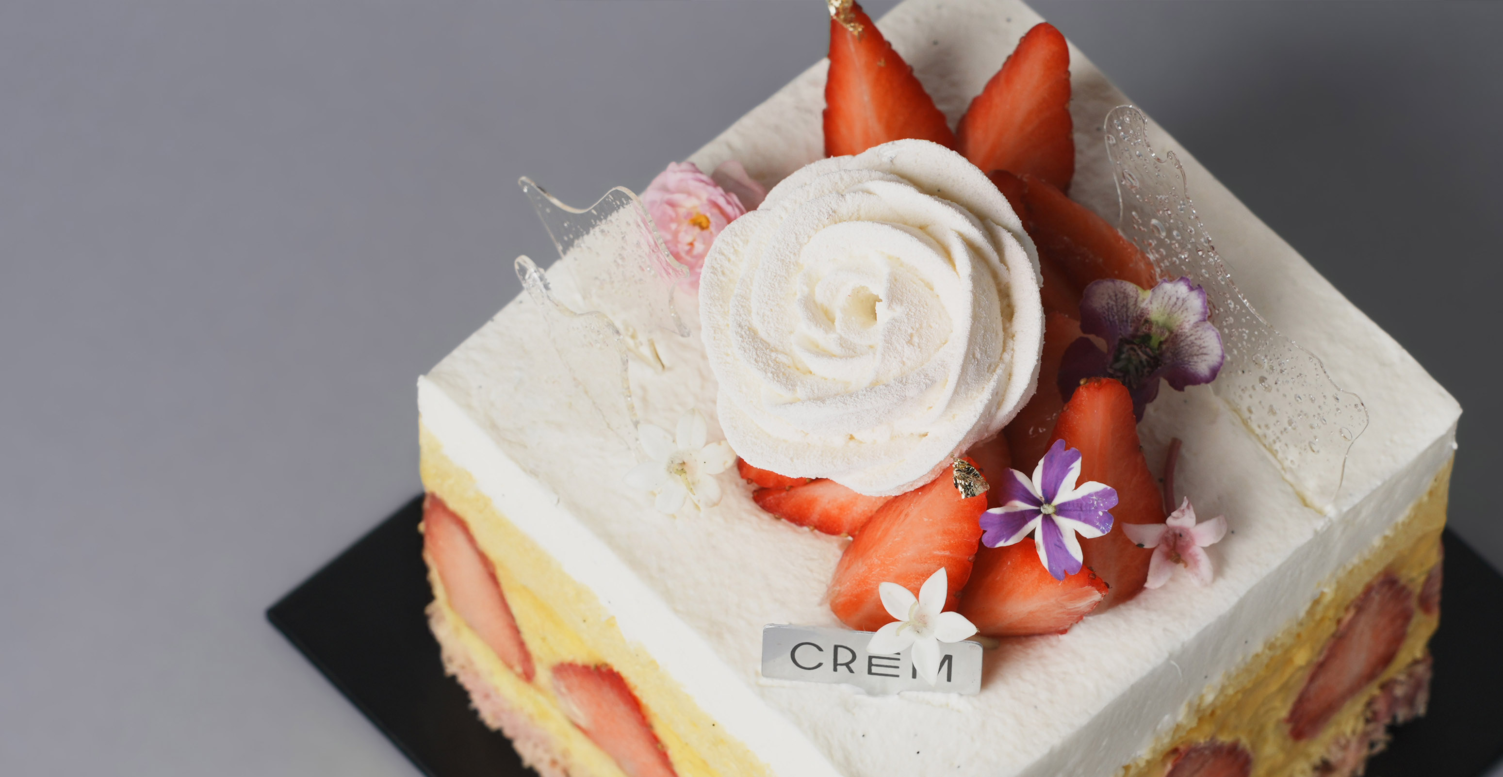 情人節限定｜草莓 & 香草與酥脆的春日戀曲 | CRÈM_奶油甜點專門店