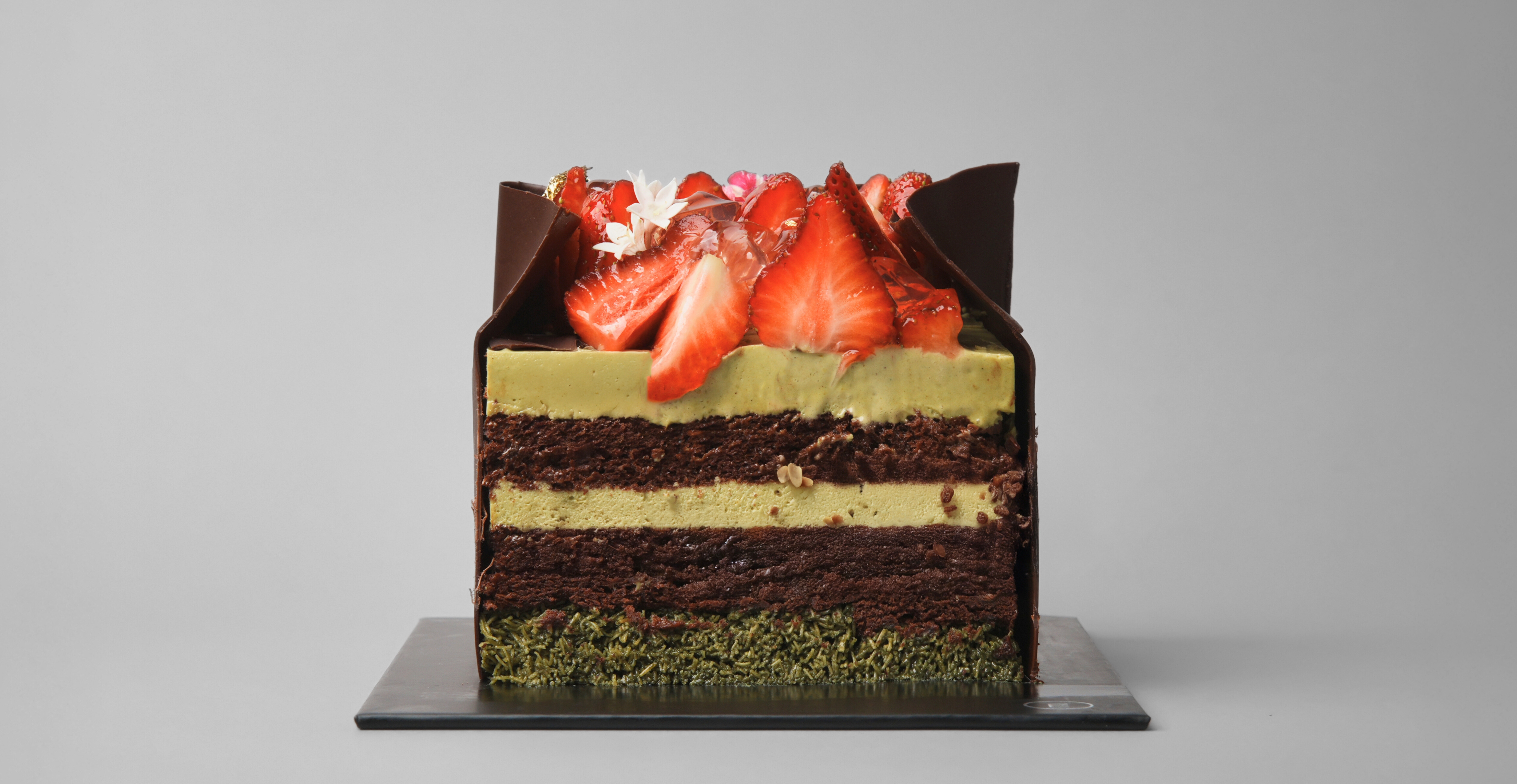 杜拜巧克力的草莓篇章 | CRÈM_奶油甜點專門店