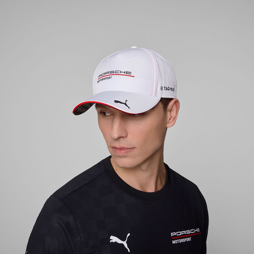 701232130002_mp_01_porschemotorsport