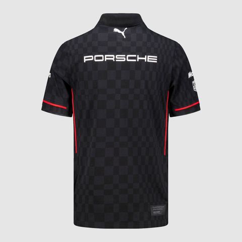701232121001_pp_02_porschemotorsport