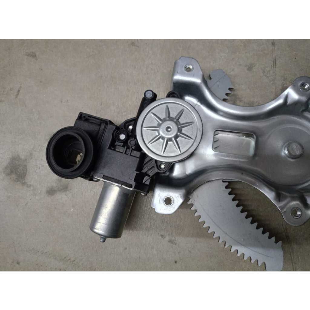 my-11134207-7r98s-lvo21a5g410dcf