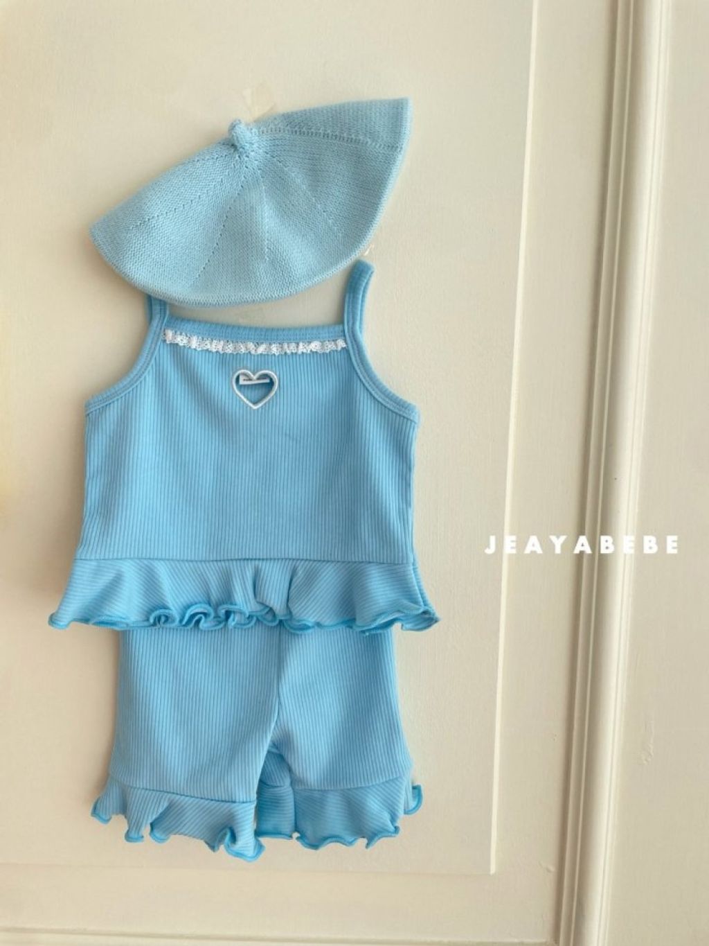 1775048704_3013792559