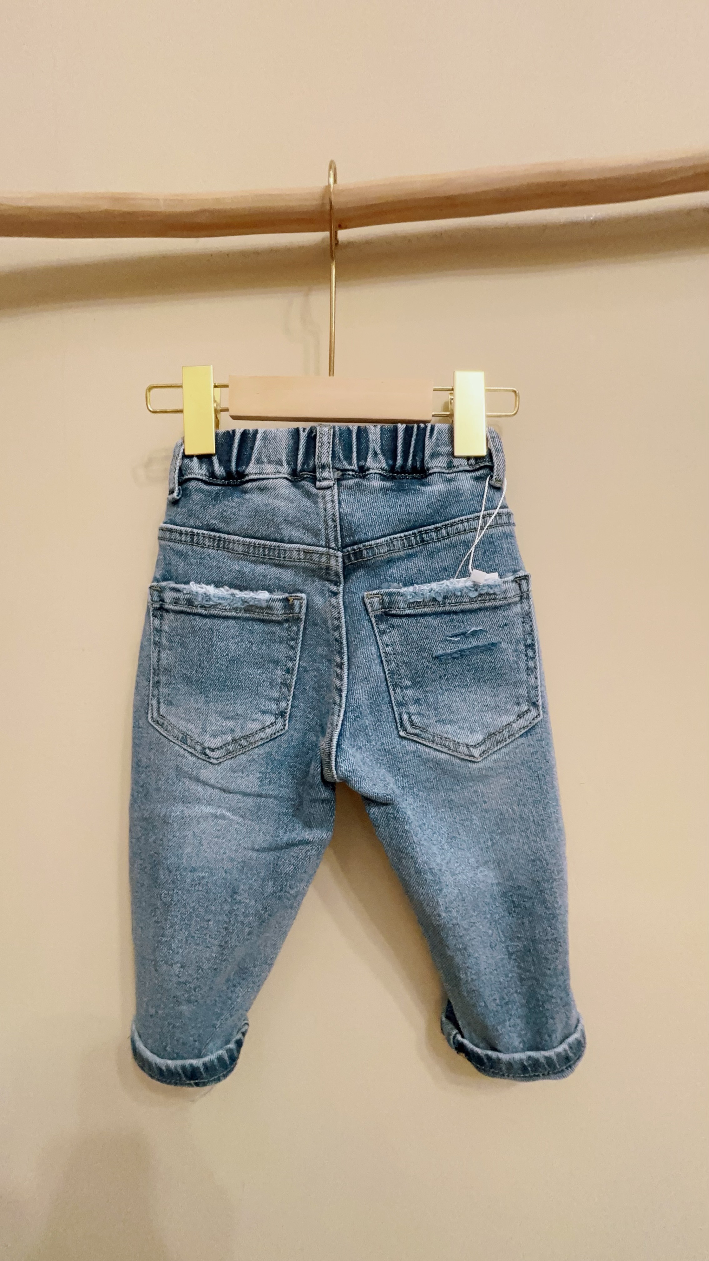 B21873D8-D8F5-41E8-B420-365F55B63AC3