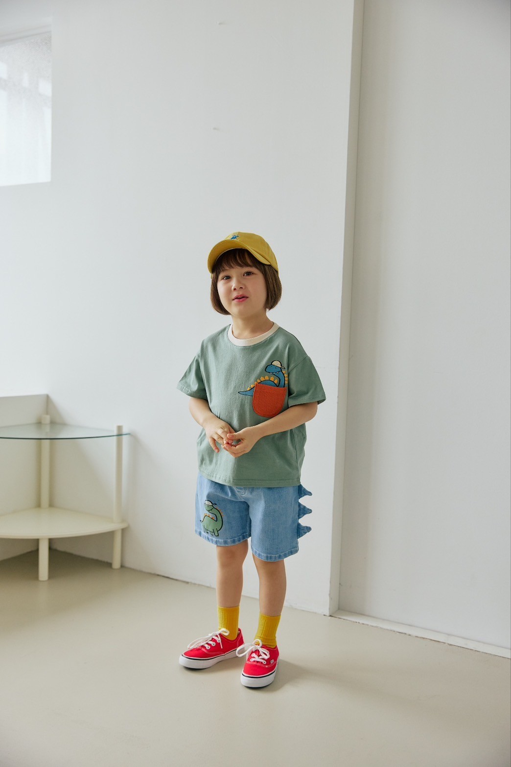 LINE_ALBUM_Orange_250327_133