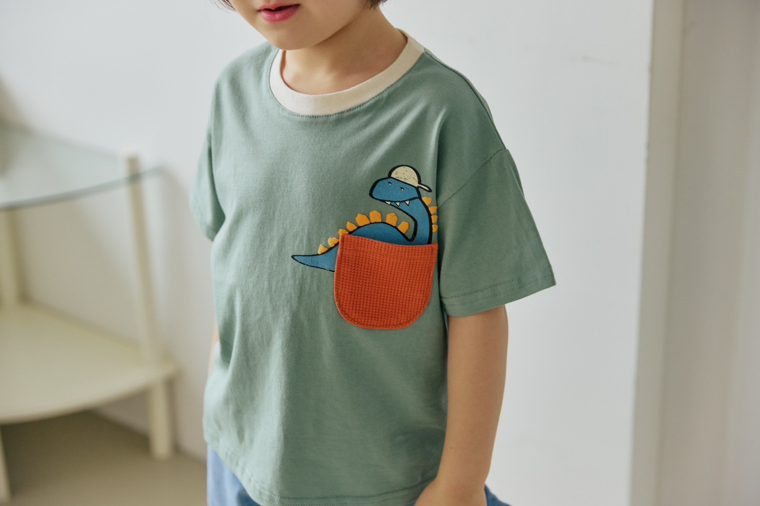 LINE_ALBUM_Orange_250327_130
