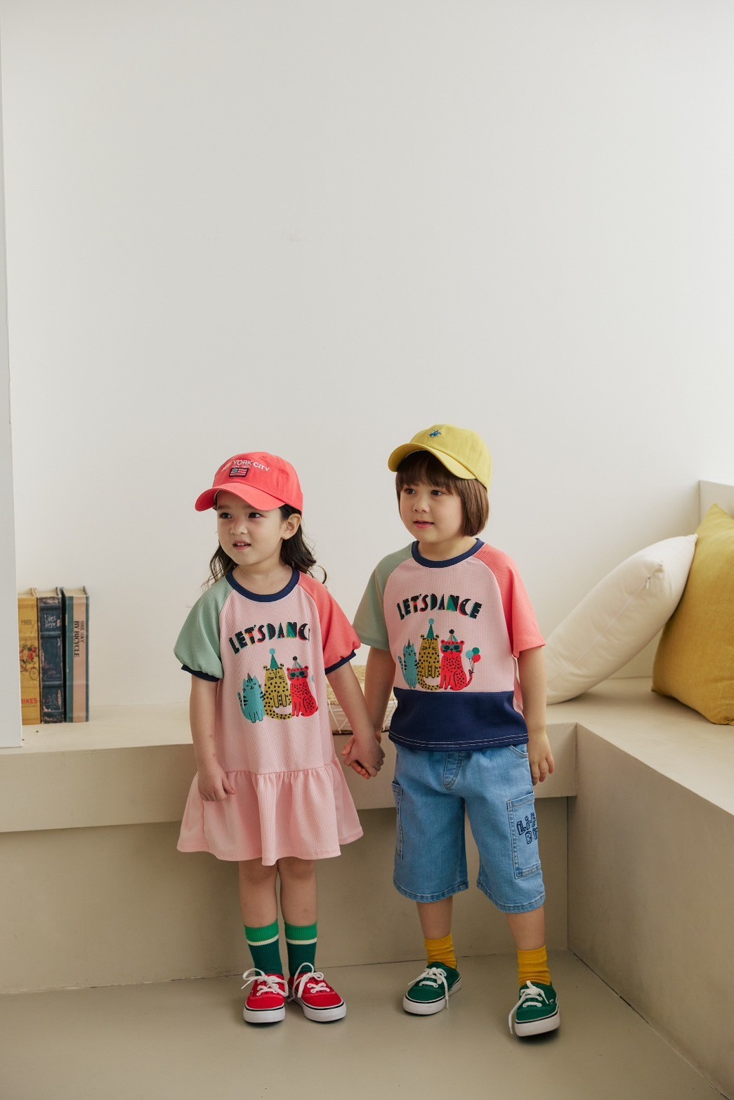 LINE_ALBUM_Orange_250327_424
