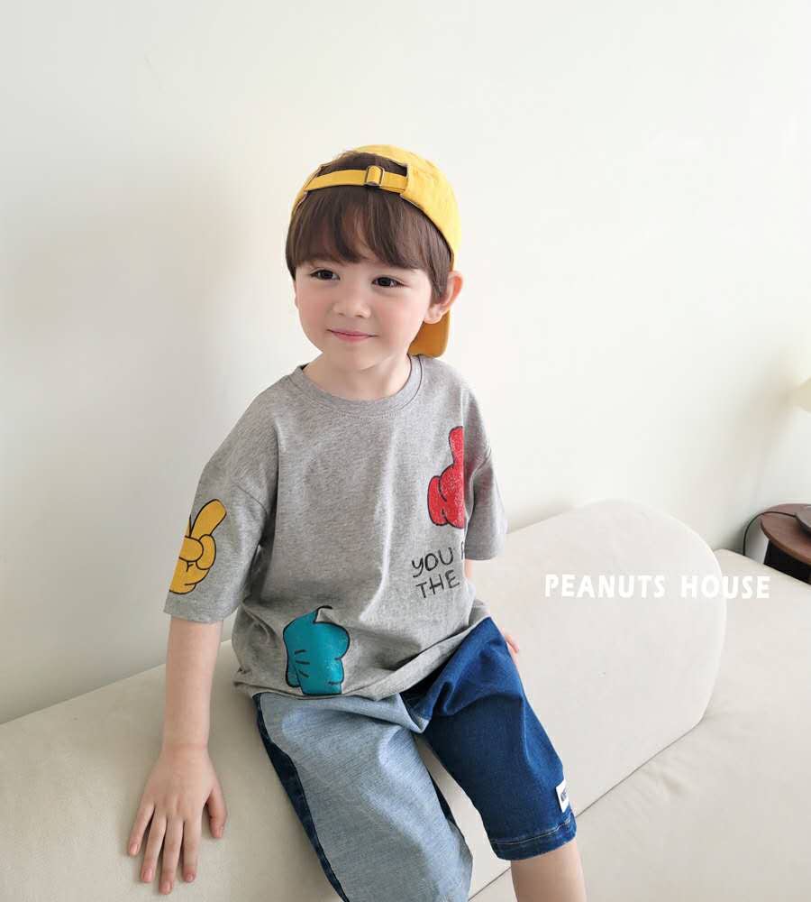 LINE_ALBUM_Peanuts_250408_210