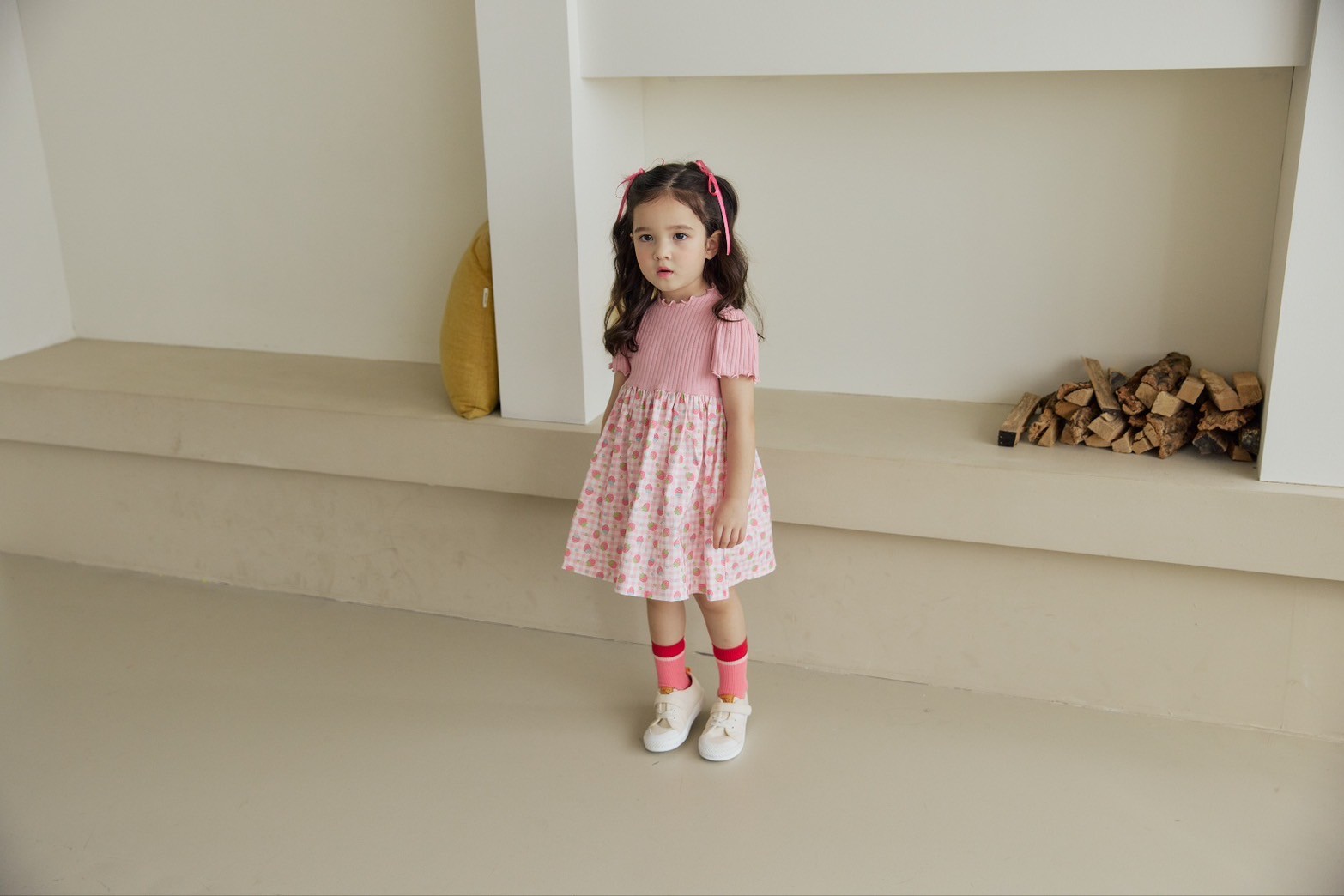 LINE_ALBUM_Orange_250327_354