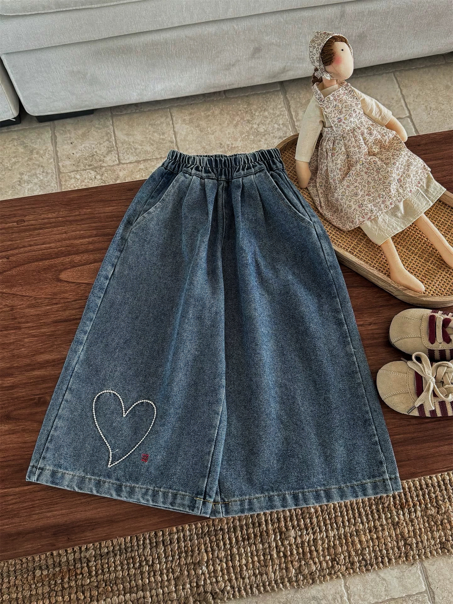 70D10CE7-95D3-4513-B5C8-024EE96675AC