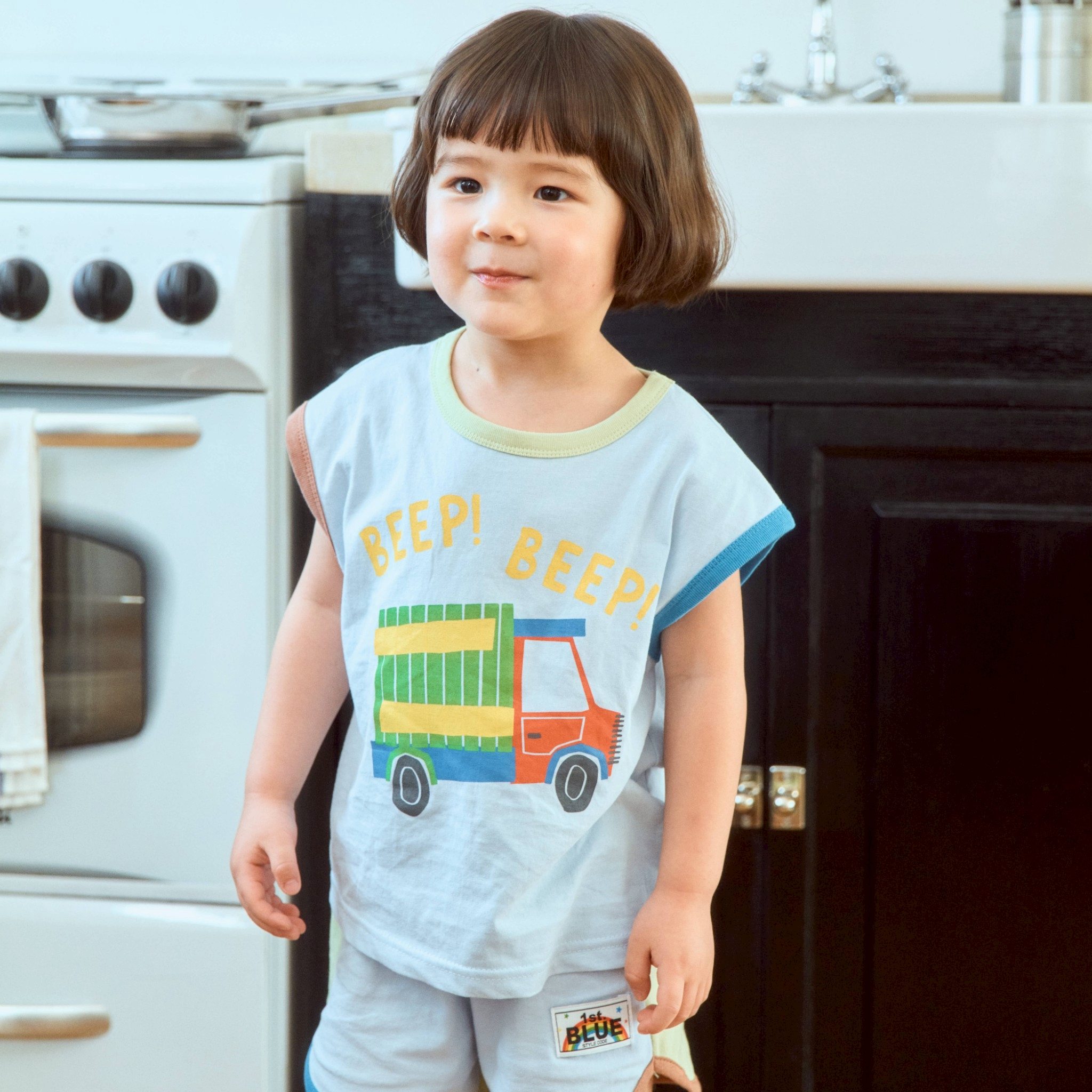 LINE_ALBUM_1st.blue夏_260310_310