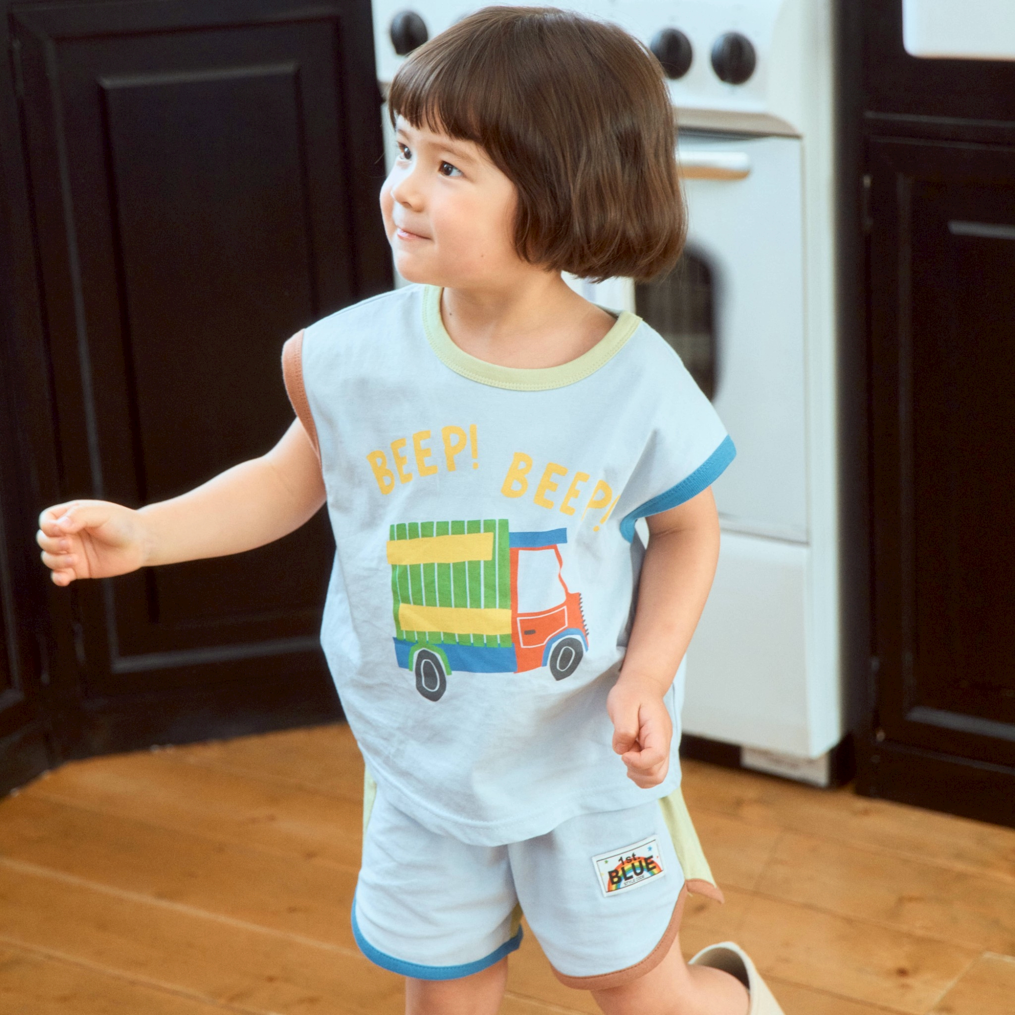 LINE_ALBUM_1st.blue夏_260310_311