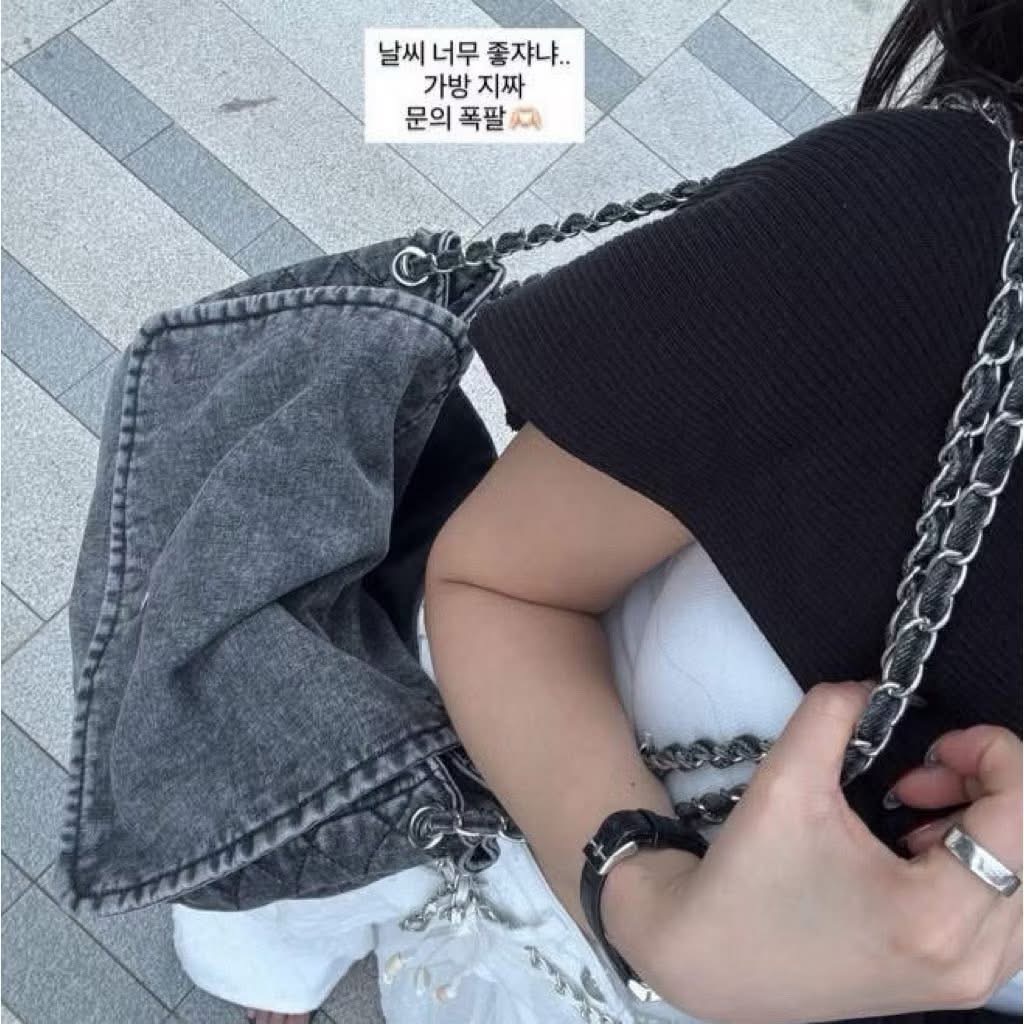 2A26D93D-8653-45AE-8A2D-3A028B6DAE43