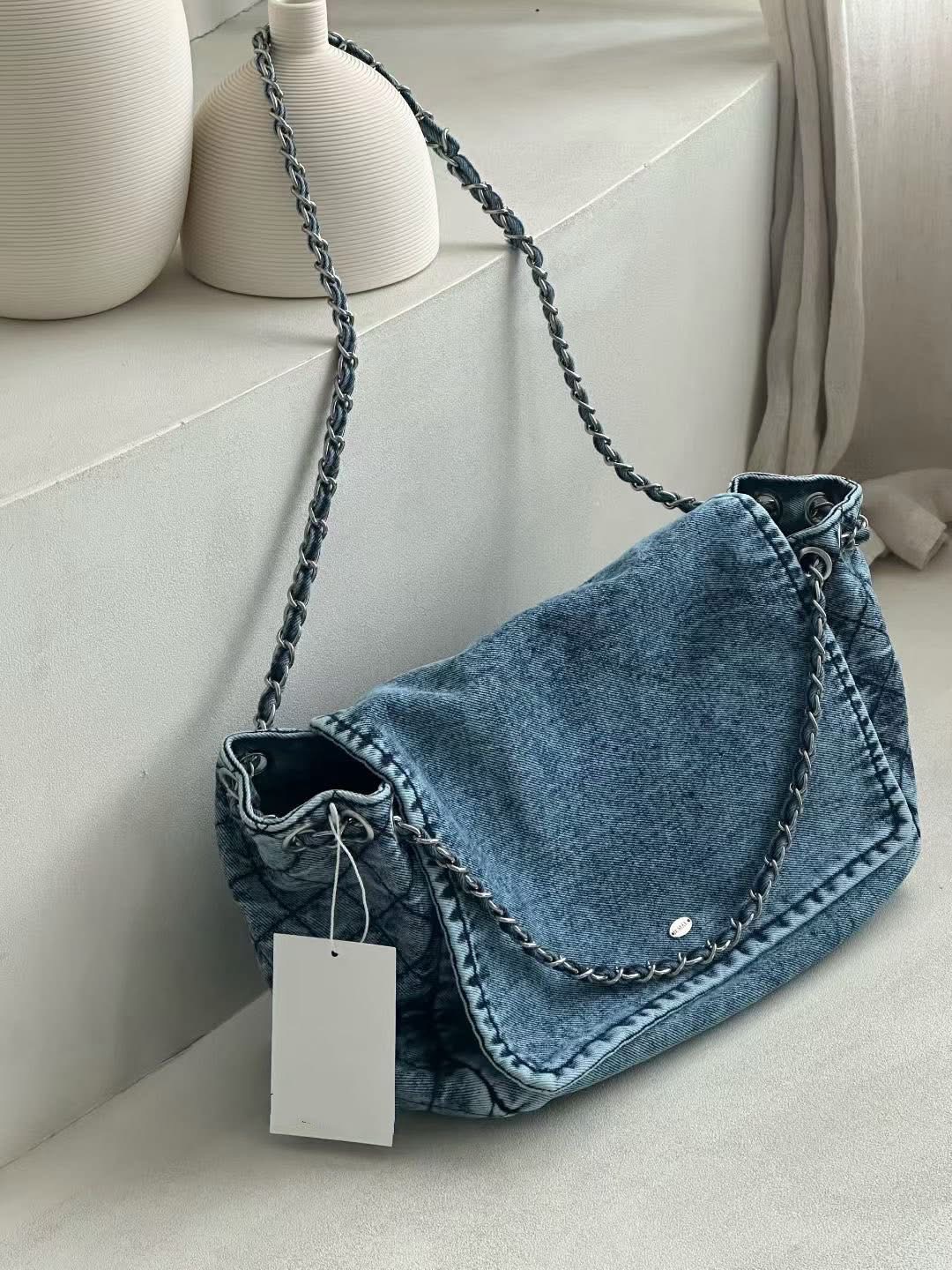 513E3A06-EDDB-4F12-ABF7-5EBA48A937AF