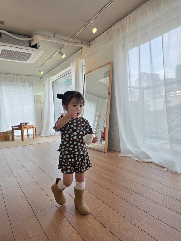 LINE_ALBUM_Color夏季_260331_53