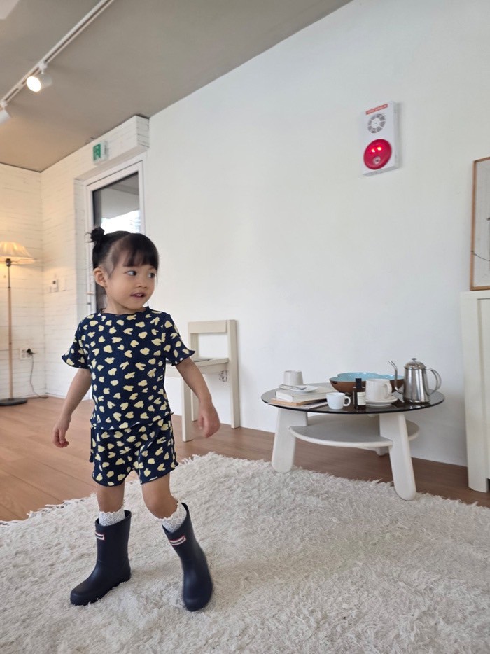 LINE_ALBUM_Color夏季_260331_105