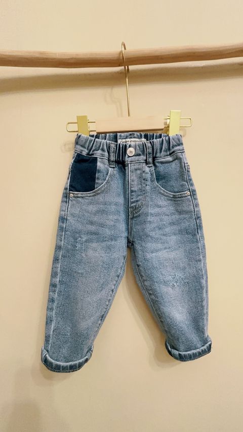 4BD138C4-BEF0-496B-B2F9-A8E4582933FA