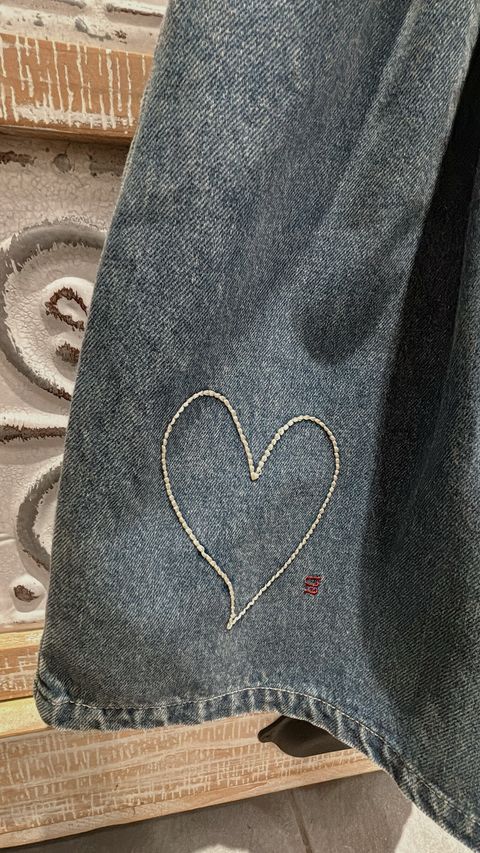 0ABB5069-31F5-4D56-A3FE-F4A170F41C3D