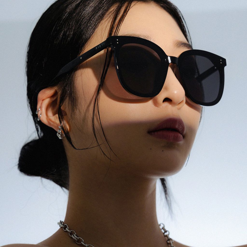 20001073200_4