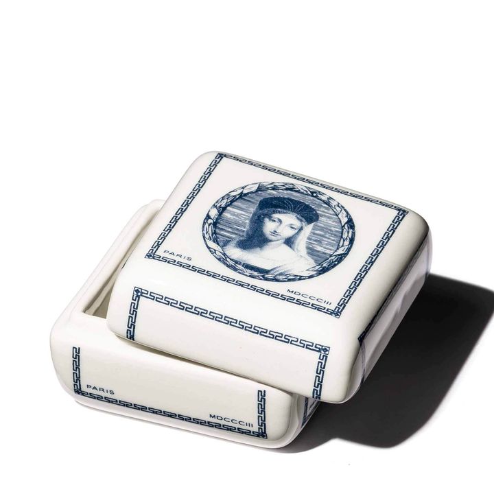 22159_porcelaine-alabastre-mademoiselle-baikal_001_ca4eed13-ef16-4939-beda-91cf429dfbd2