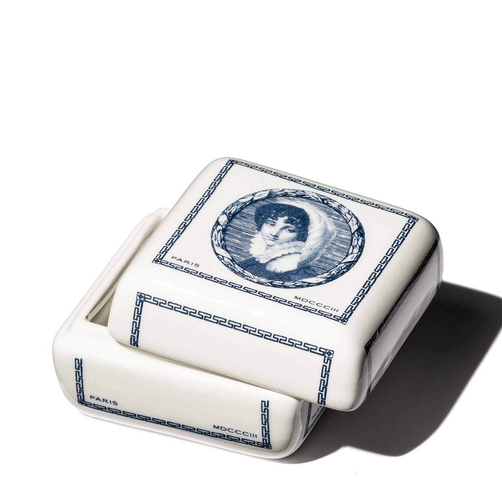 22157_porcelaine-alabastre-mademoiselle-mars_001_6e83c451-2560-4791-a900-8215d74d6f35