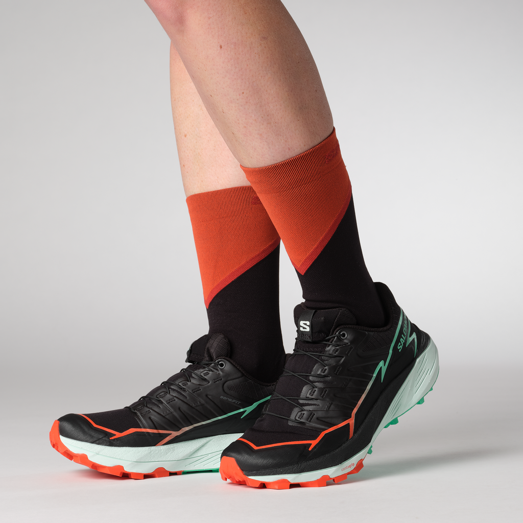 L47561000_0_MOD_THUNDERCROSSWBlack_CherryTomato_ElectricGreen