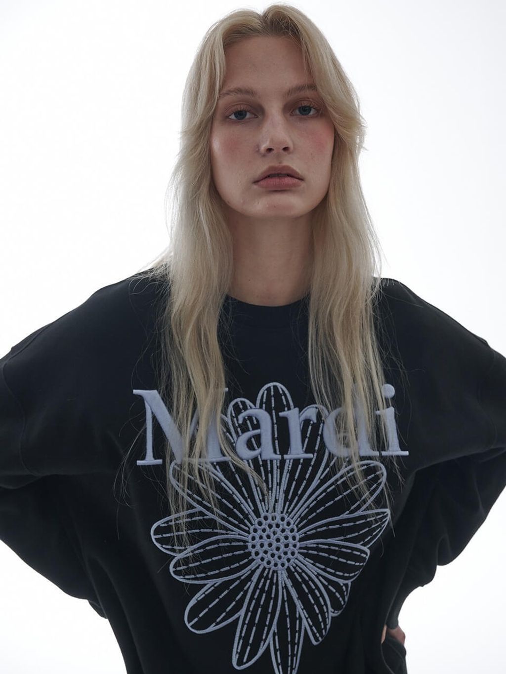 MARDI-MERCREDI-Sweatshirt-Flowermardi-Needlework-black-sky