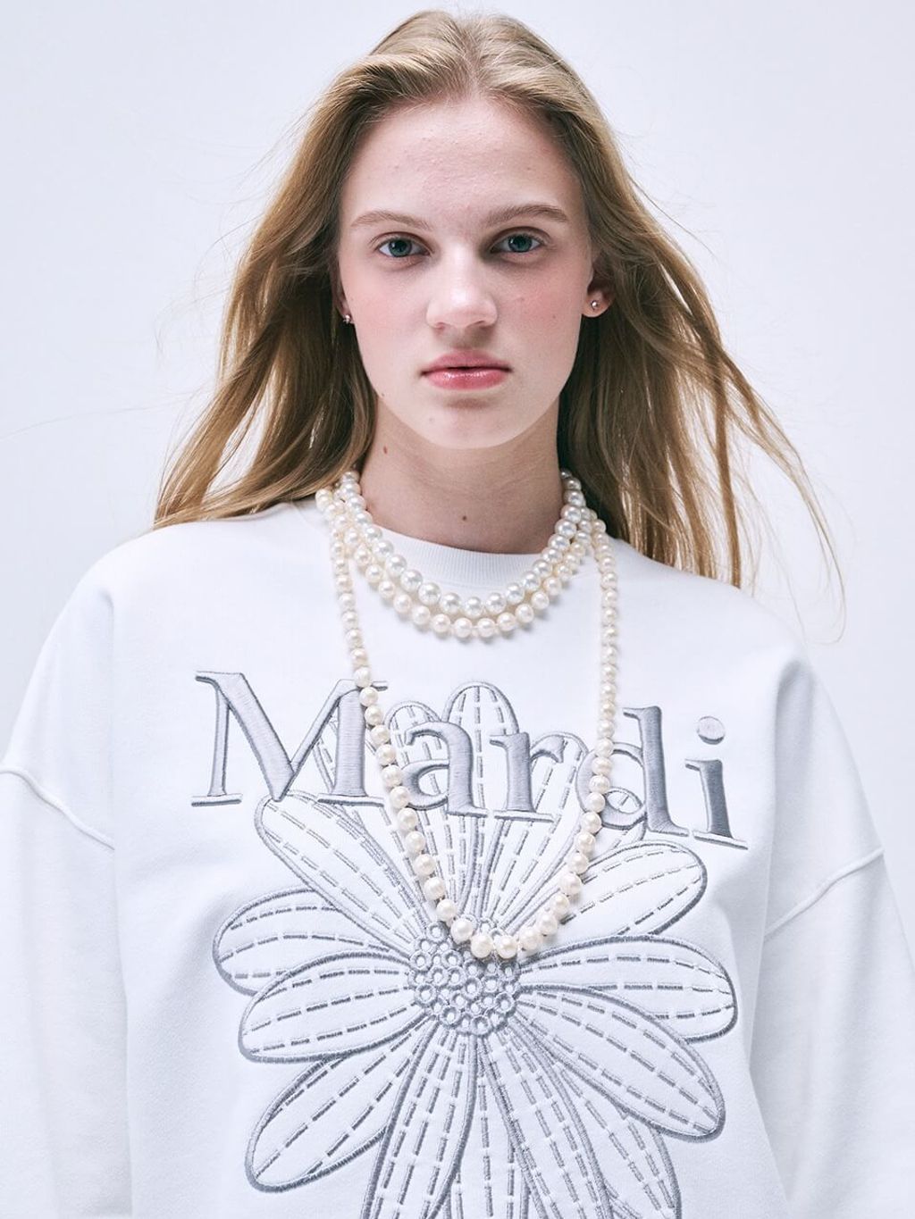 MARDI-MERCREDI-Sweatshirt-Flowermardi-Needlework-white-grey