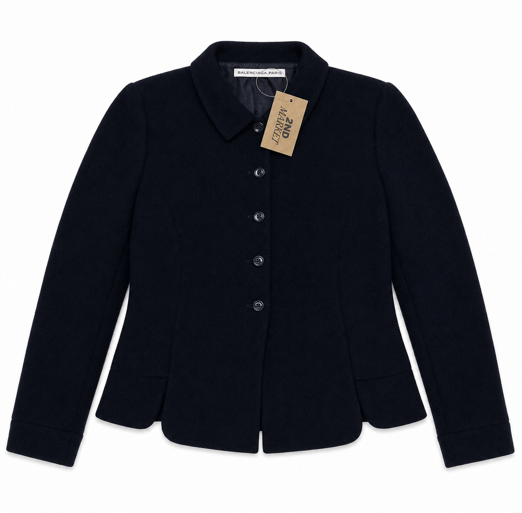 16421828_balenciaga_paris_ai_arranged