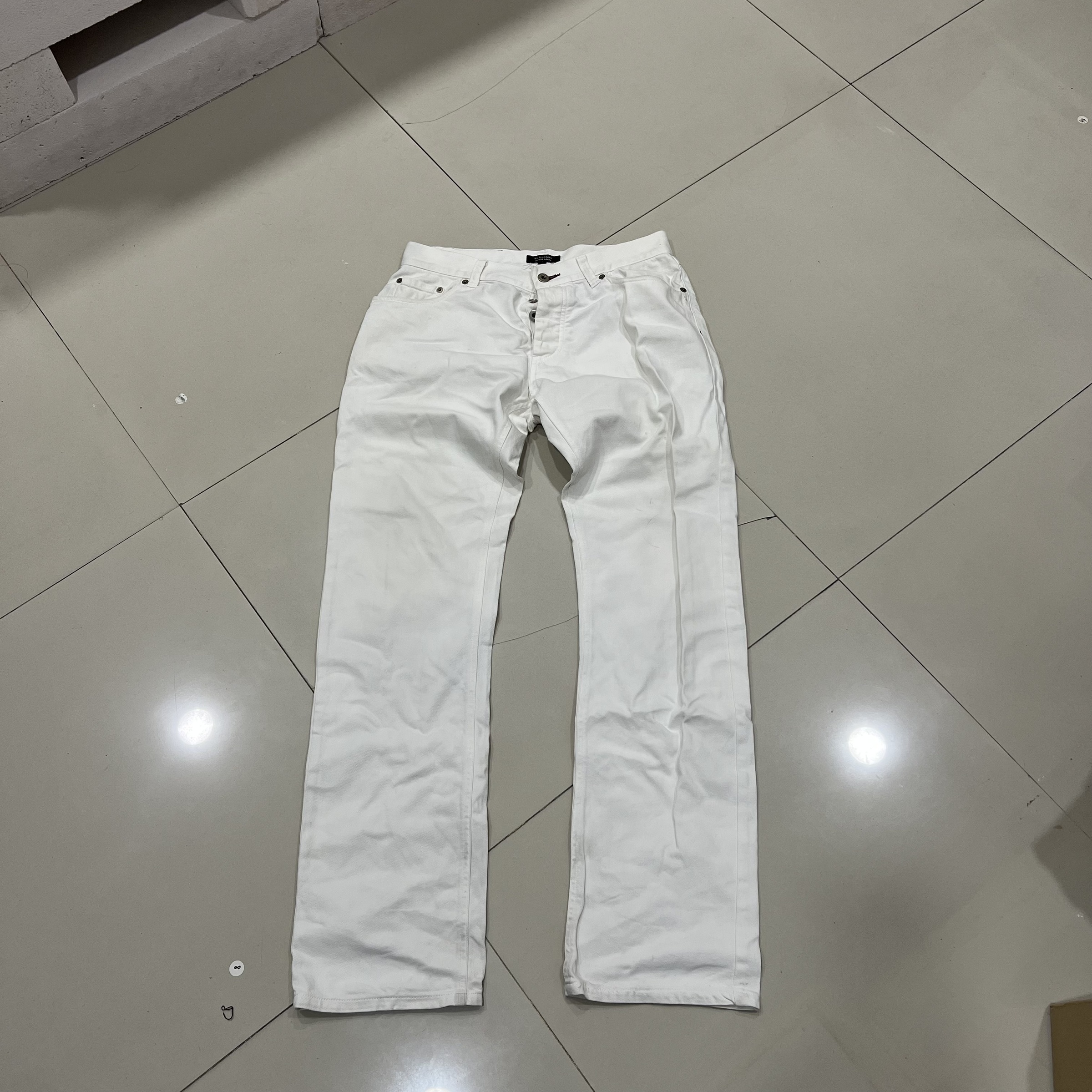 Burberry Black Label White Denim Jeans (Made in Japan) – 2nd Market