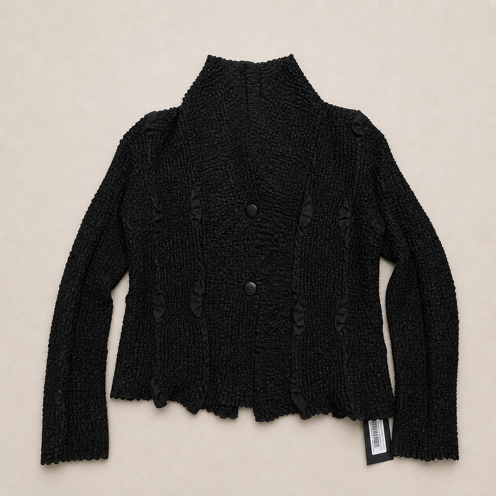 16176963_yanco_pleated_black_cardigan_issey_miyake_me_alt_ai_beauty