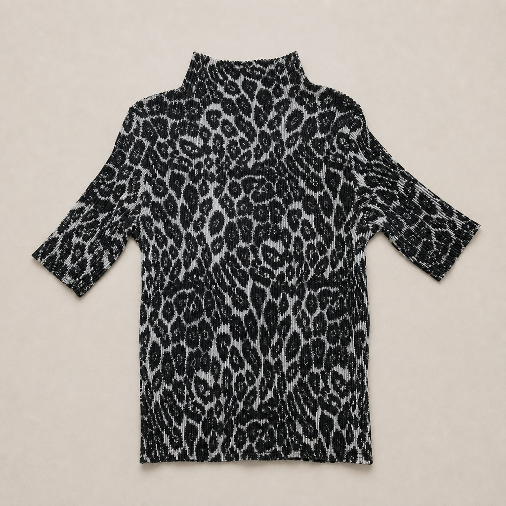 16176962_specchio_leopard_black_white_pattern_pleats_please_alt_ai_beauty