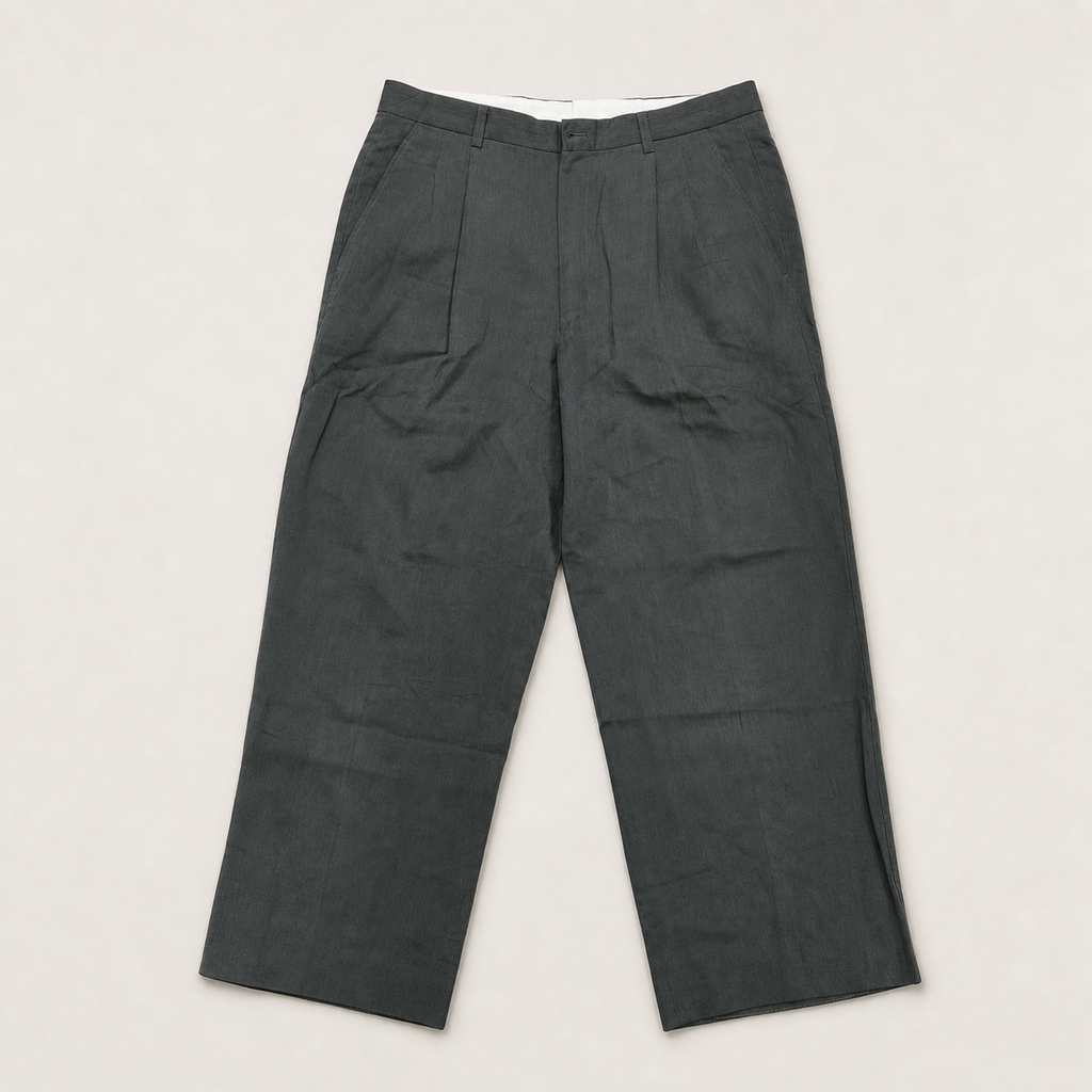 009_16594472_burberrys_gray_pants_ai_lightbg