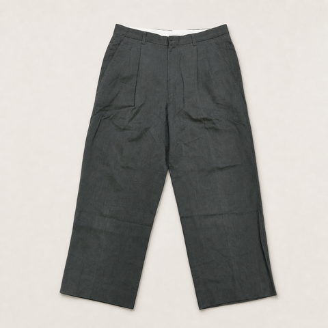 009_16594472_burberrys_gray_pants_ai_lightbg