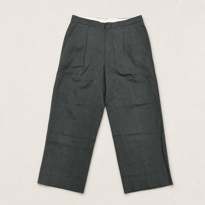 009_16594472_burberrys_gray_pants_ai_lightbg