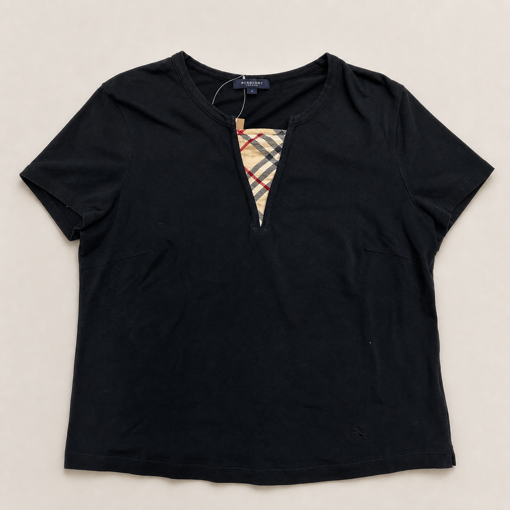 016_16595973_burberry_black_tee_w_nova_check_neck_line_ai_lightbg