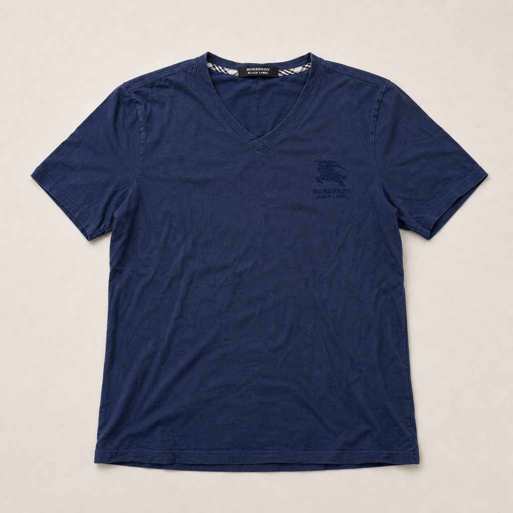 048_16639236_burberry_distressed_dark_blue_tee_ai_lightbg