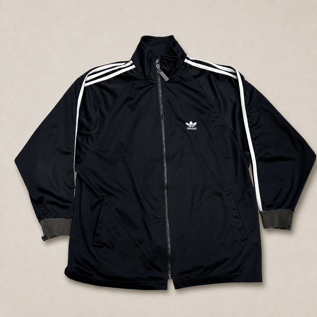 011_16664958_adidas_tracktop_ai_lightbg