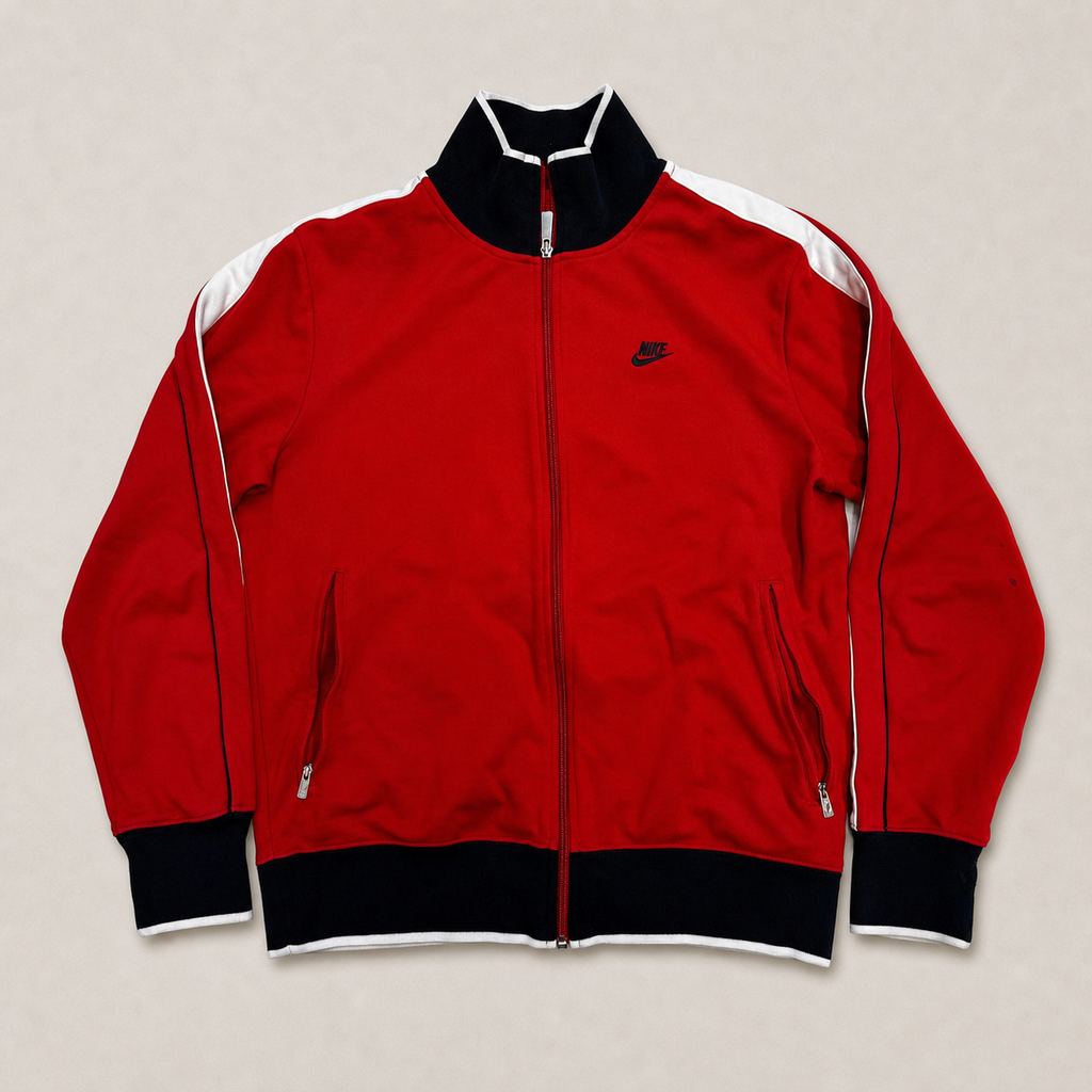 013_16664953_nike_tracktop_ai_lightbg