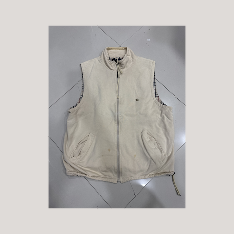 020_16664946_burberry_london_vest_ai_lightbg