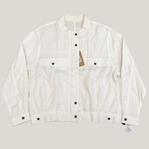 006_16684901_burberry_white_denim_jacket
