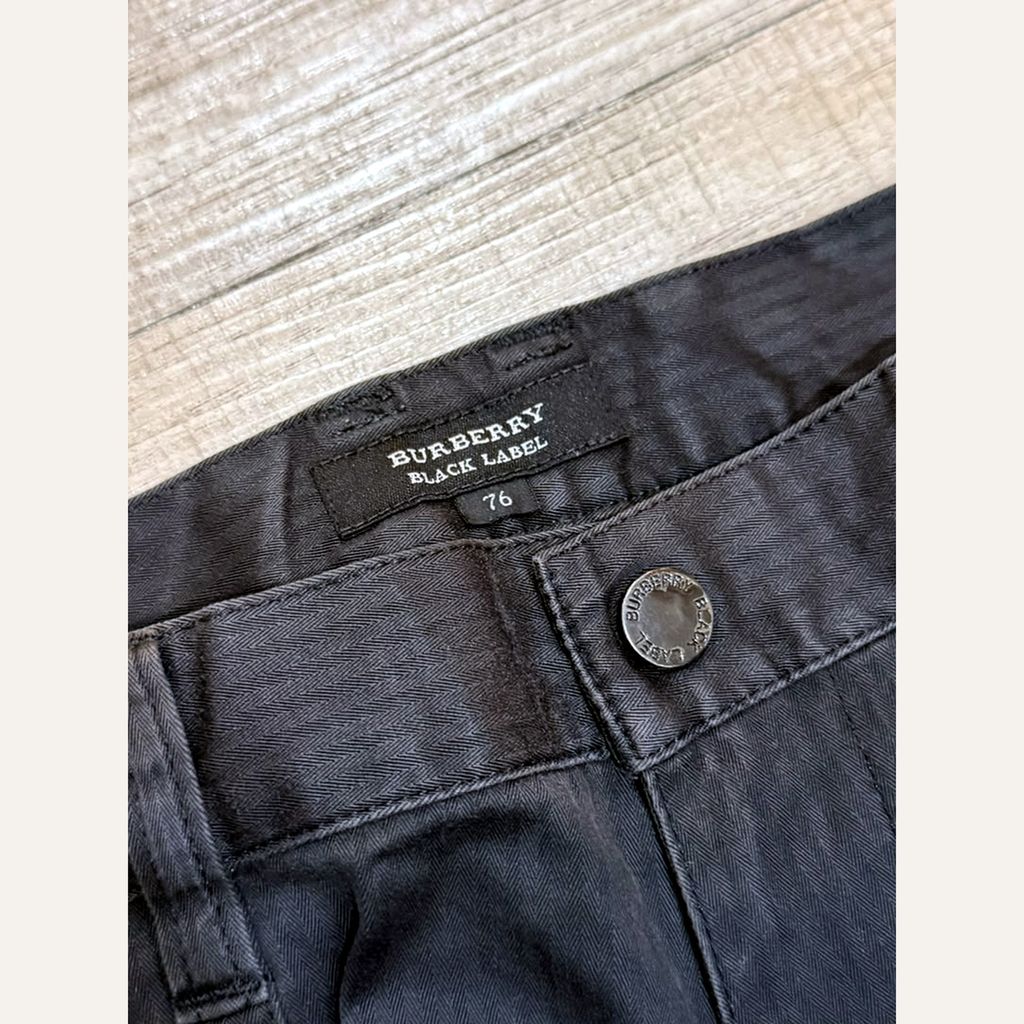 03_2NDB0708003_burberry_black_label_black_cargo_pants_76_label_clean