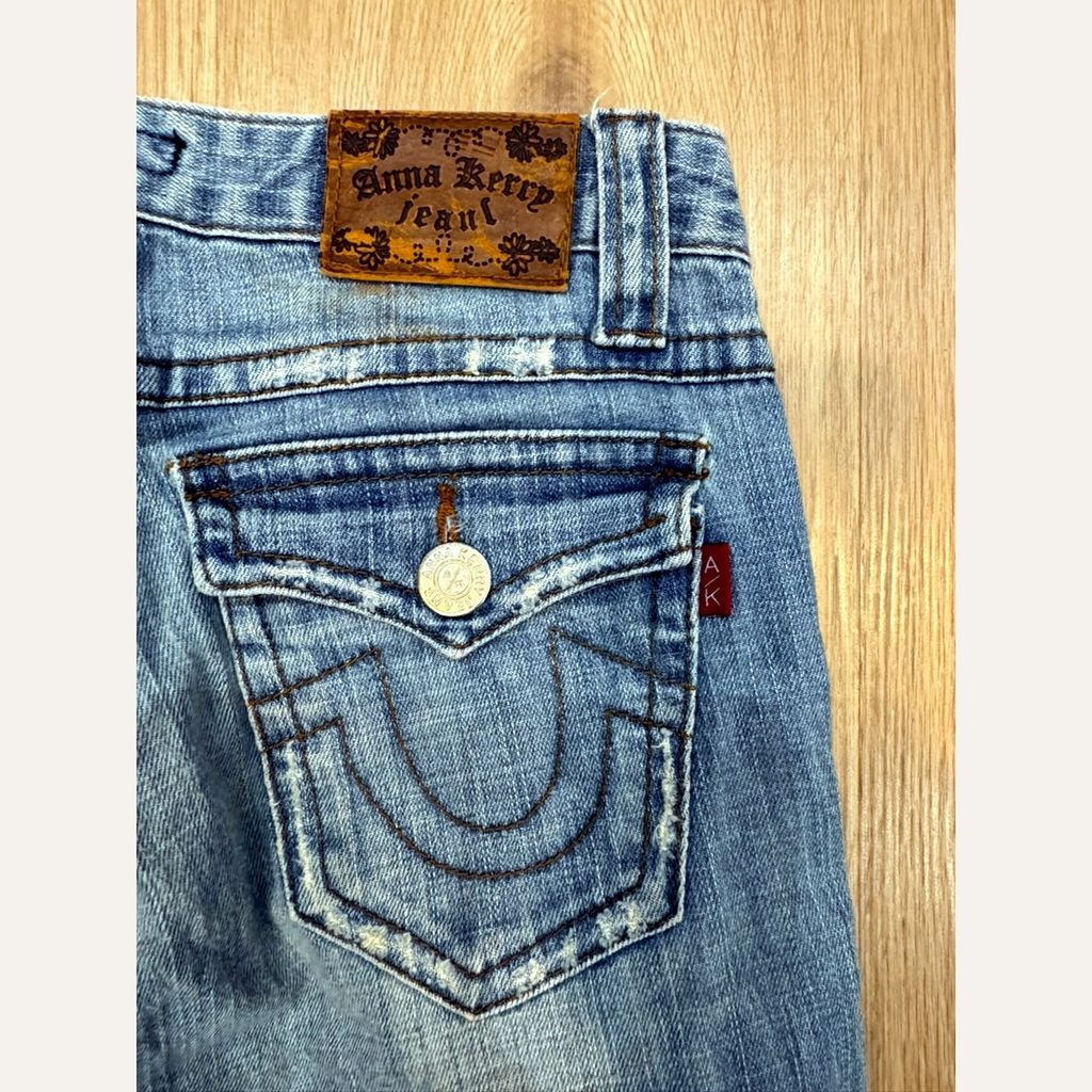 15_2NDO0708001_anna_kerry_pearl_blue_flap_pocket_jeans_label_clean