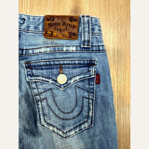 15_2NDO0708001_anna_kerry_pearl_blue_flap_pocket_jeans_label_clean