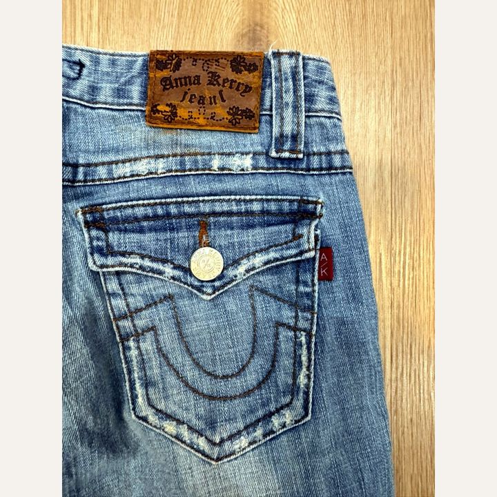 15_2NDO0708001_anna_kerry_pearl_blue_flap_pocket_jeans_label_clean