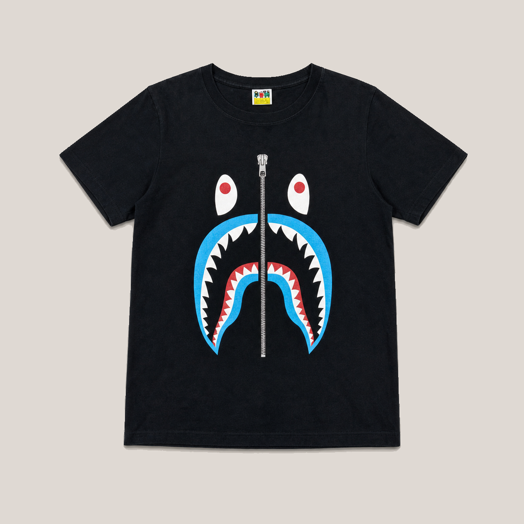 18_2NDS0708001_a_bathing_ape_bape_black_shark_print_t_shirt_xs_redo_strict