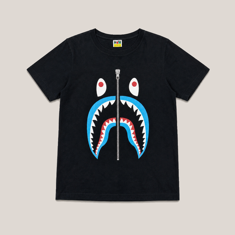 18_2NDS0708001_a_bathing_ape_bape_black_shark_print_t_shirt_xs_redo_strict