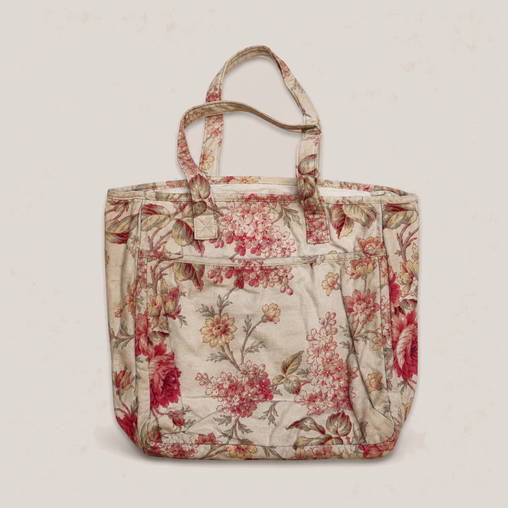 44_2NDB0711001_agnes_b_voyage_floral_tote_bag_main_ai_exact_bg