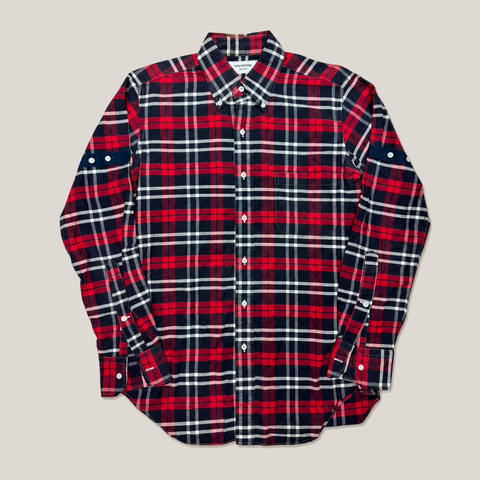 10_2NDS0712010_thom_browne_red_check_button_shirt_main_bgfixed