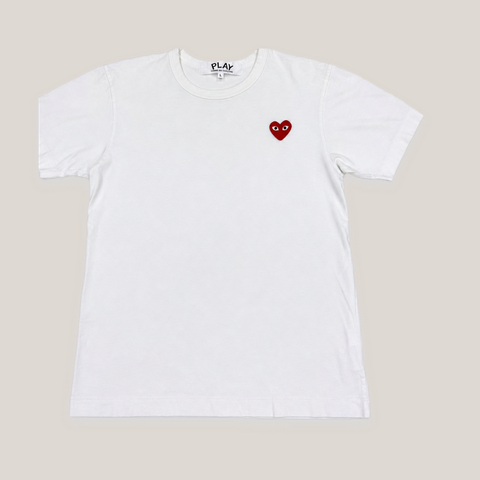 033_HUSNI0722050_comme_des_garcons_play_white_t_shirt_with_red_heart_logo_catalog_final